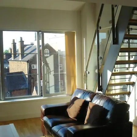 Spacious Loft Centre *